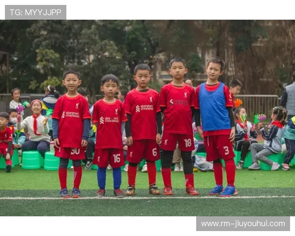 从绿茵少年到荣耀舞台解析足球小将在联赛中的成长与突破